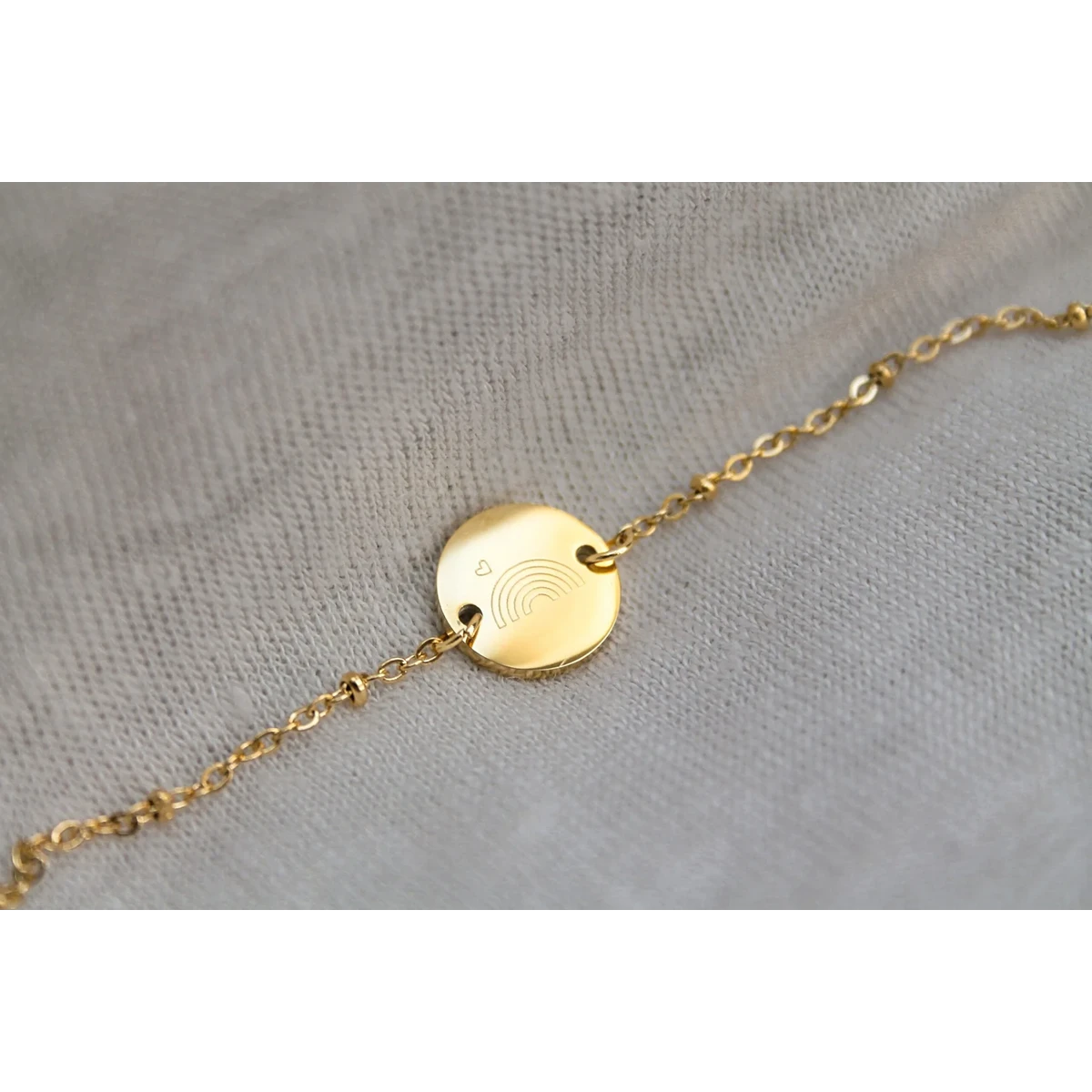 Regenbogen-Baby-Armband – Gold