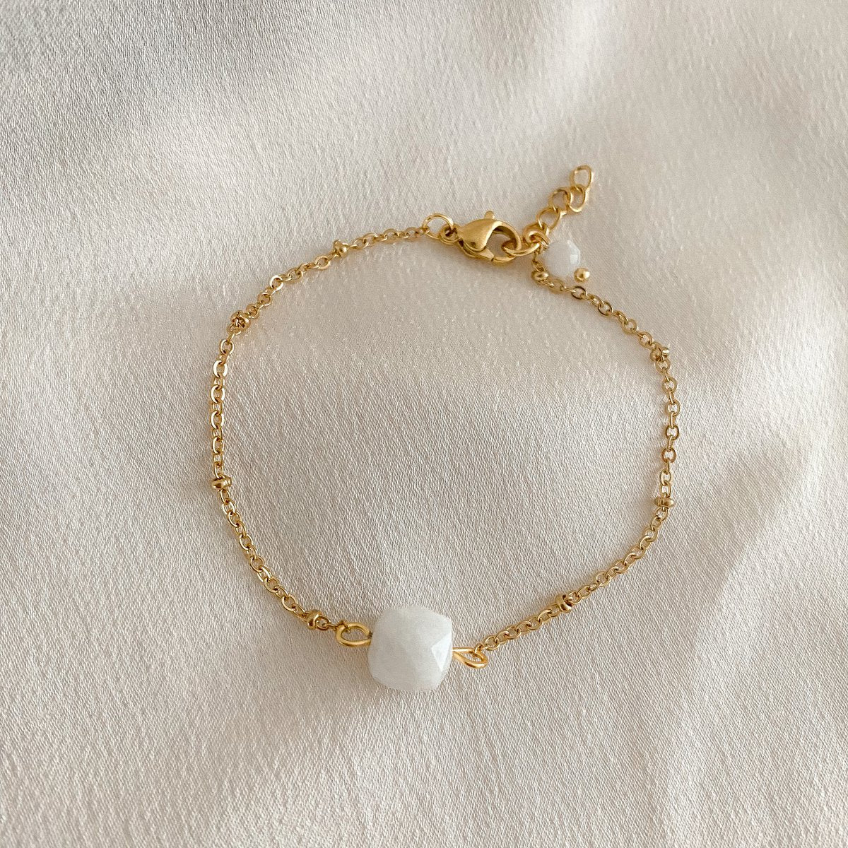 Facettiertes Mondstein-Armband – Gold