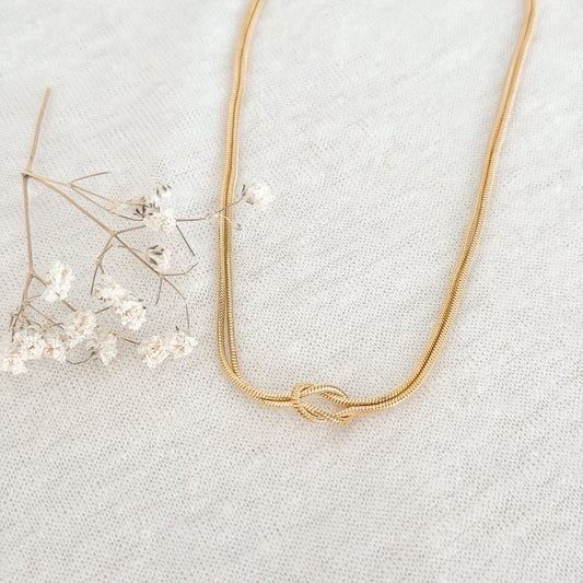 Halskette Infinity-Knoten – Gold
