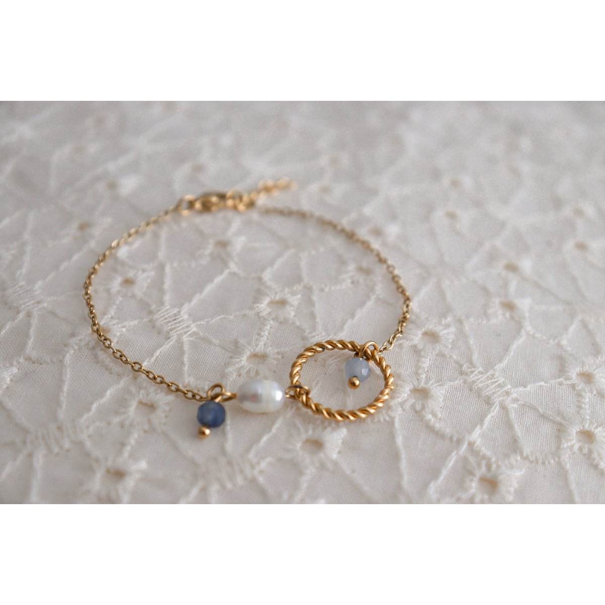 Aquamarin-, Saphir- und Perlenarmband – Gold