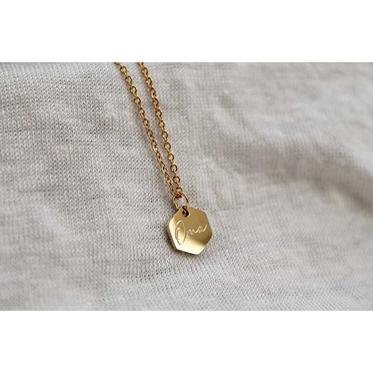 Halskette Oma Gravur Charm - Gold