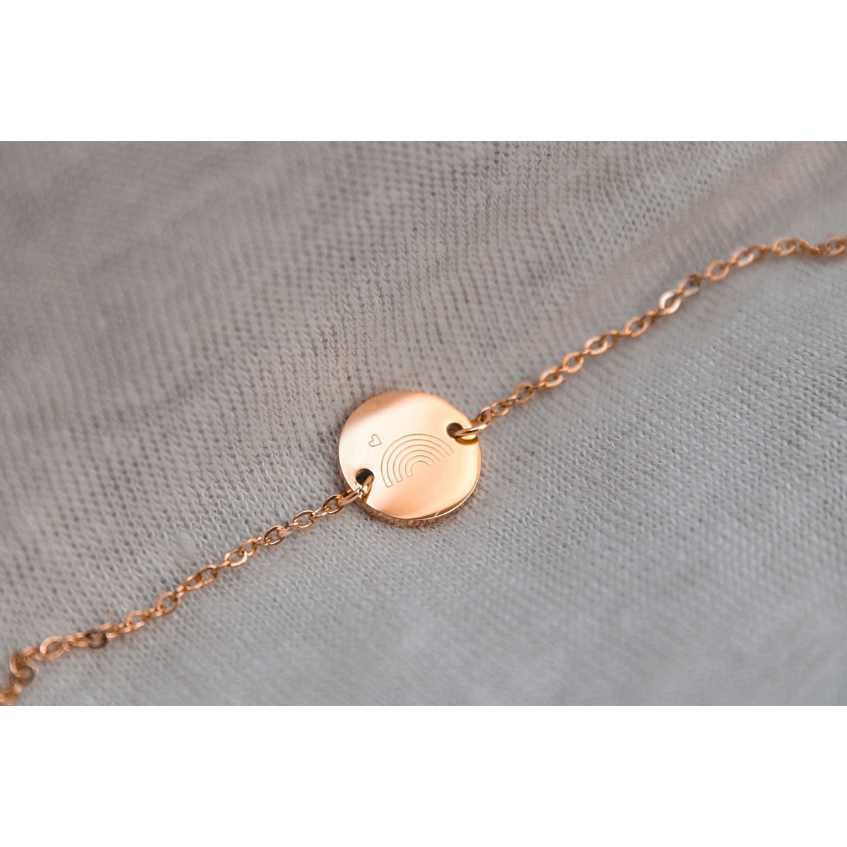 Regenbogen-Baby-Armband – Roségold