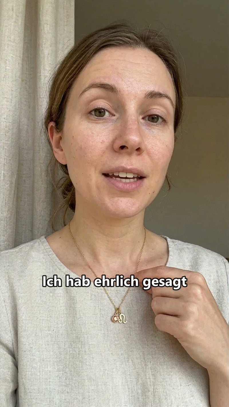 Kurzes Video: Sternzeichen-Anhänger und Geburtsstein aus goldfarbenem Edelstahl an einer Kette, erklärt in 47 Sekunden